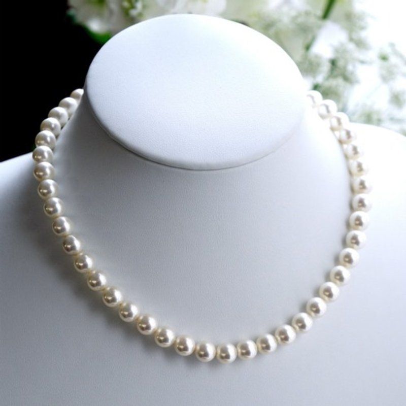 Shell pearl 8mm/40cm series necklace Eirene - Necklaces - Gemstone White