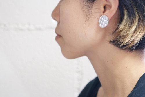 ifme Dot ピアス 白×シルバー