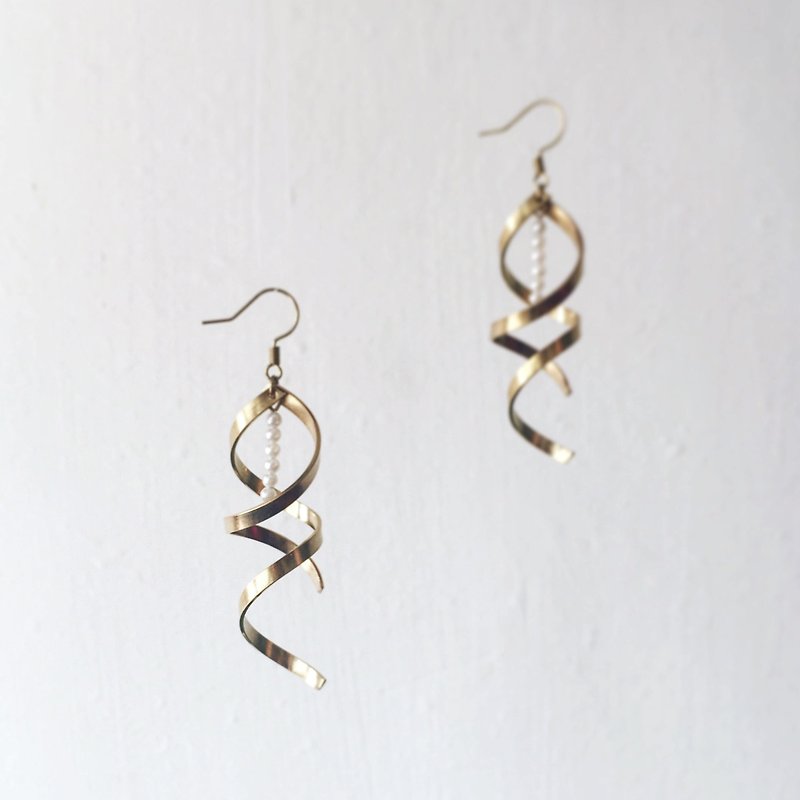 desert / brass spiral earrings - Earrings & Clip-ons - Copper & Brass Gold