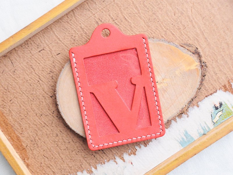 The initial V letter ID cover is well-stitched, leather material bag, card holder, business card holder, free engraving - ที่ใส่บัตรคล้องคอ - หนังแท้ สีแดง