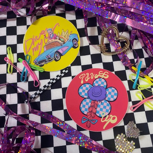 11人もいる! DVD-BOX ステッカー、ストラップ付き　レア 500x0.jpg