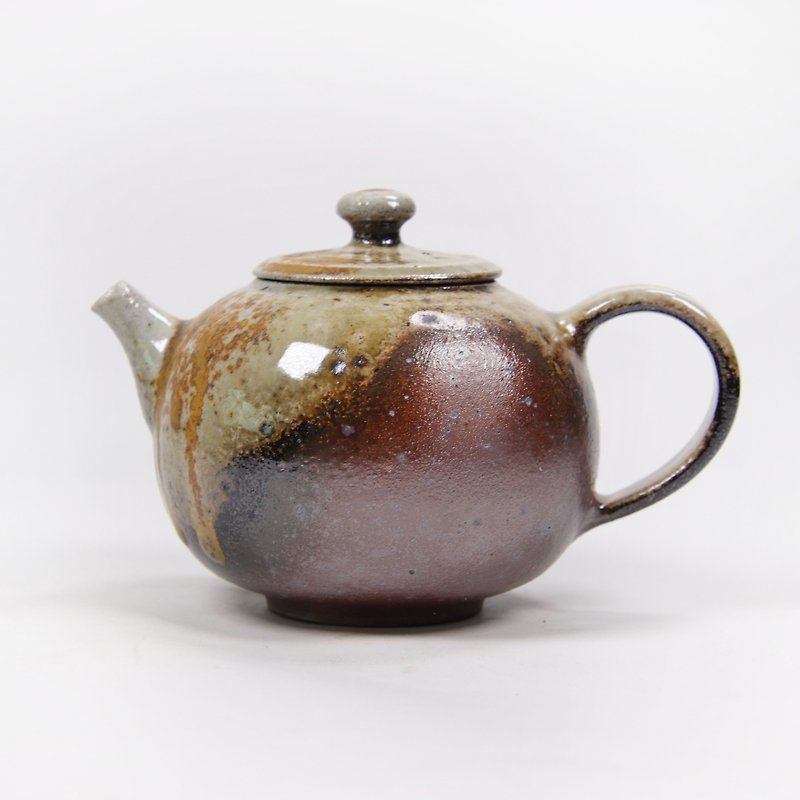 Mingyao Kiln l Firewood Apricot Yellow Falling Grey Round Hand Pot - Teapots & Teacups - Pottery Multicolor