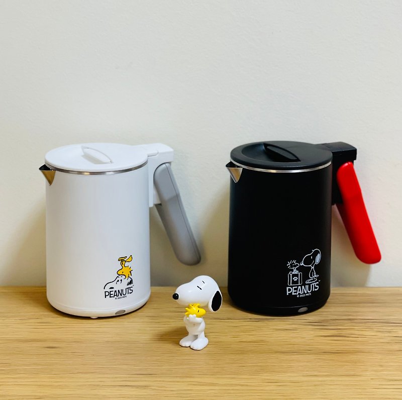 PEANUTS x Homeplus Electric Double Wall Travel Kettle (Dual voltage) - Pitchers - Stainless Steel White