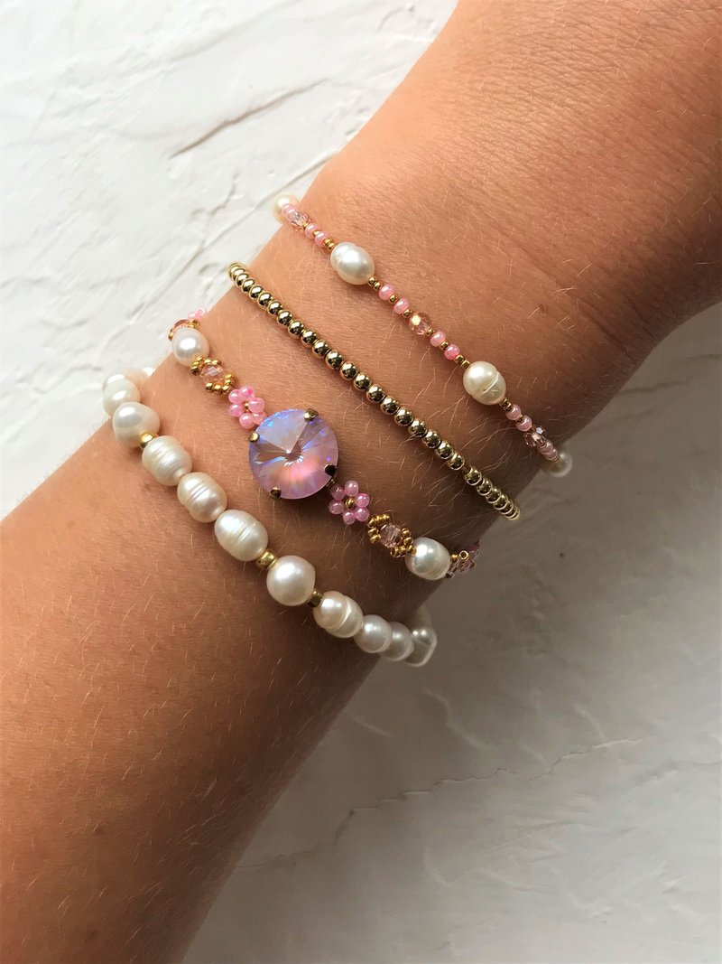 Pink bracelet set. Pearl daisy bracelets.  Fall set bracelets. Handmade. - สร้อยข้อมือ - ไข่มุก สึชมพู