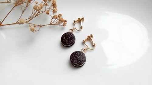 Buono。布歐若 手作客製化禮盒/婚禮小物 *福利品 / 展示品* 手作模擬黏土 oreo餅乾 夾式耳環