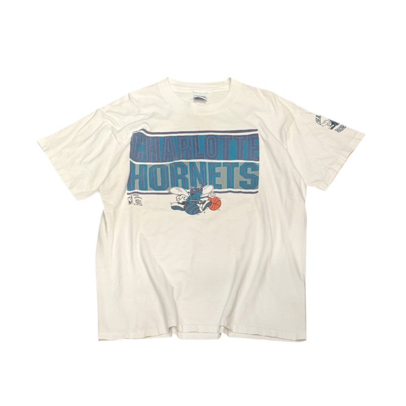 美國古著 90s Vintage NBA 夏洛特黃蜂隊 T-shirt - 男 T 恤 - 棉．麻 多色