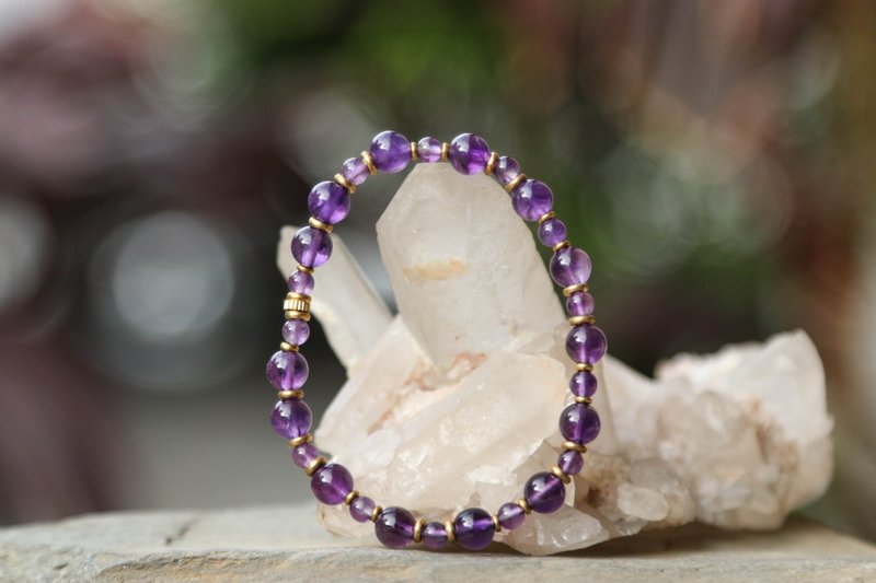 【Series of Bracele】6.2mm Uruguayan Amethyst bracelet with Brass beads - Bracelets - Gemstone Multicolor