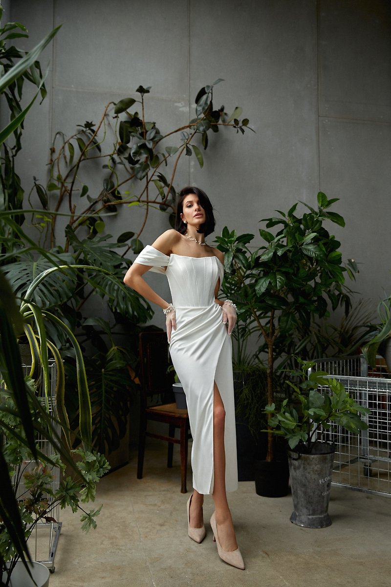 Other Materials Evening Dresses & Gowns White - Modern bridal gown off shoulders sleeves Elegant midi slit skirt bridal gown