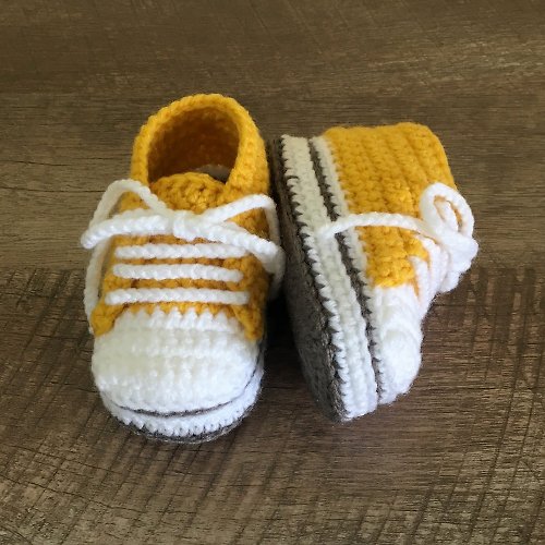 Kittying 幼兒運動鞋時尚幼兒鞋黃色鉤針編織嬰兒鞋鞋類