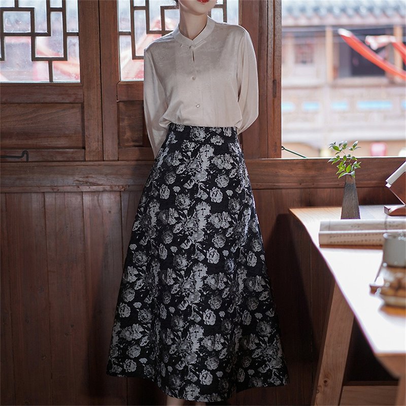 Wind Rose New Chinese Style Skirt Autumn and Winter National Style Three-dimensional Jacquard Chenille Skirt - กระโปรง - เส้นใยสังเคราะห์ สีดำ