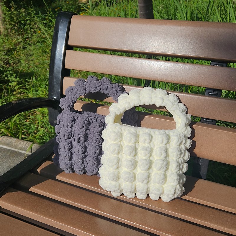 Cloud Bag -Crochet version- - กระเป๋าถือ - วัสดุอื่นๆ ขาว