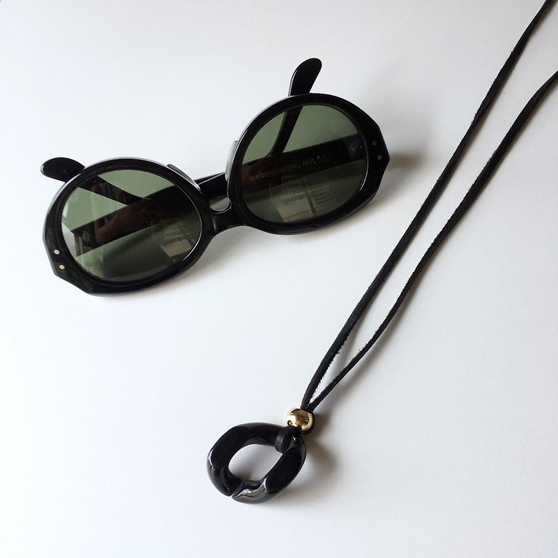 Glasses / Sunglasses Holder (Unisex) - Other - Plastic Black