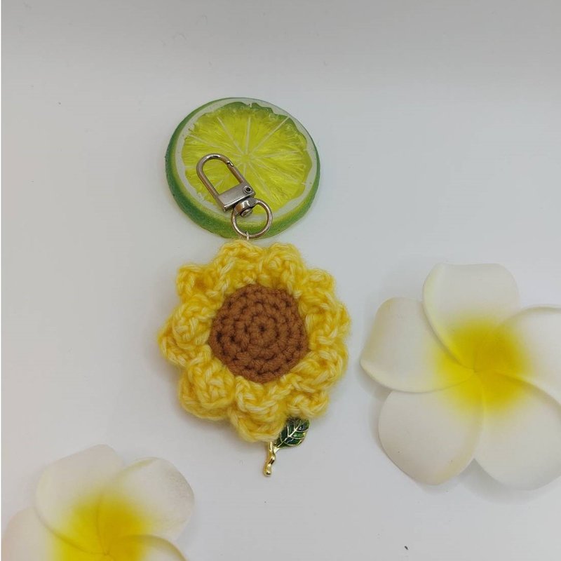 sunflower keychain - ที่ห้อยกุญแจ - ผ้าฝ้าย/ผ้าลินิน สีเหลือง