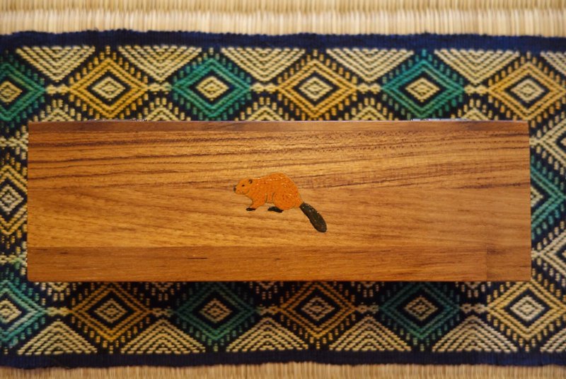 手繪河狸柚木鉛筆盒(接受手繪客製寵物) - 鉛筆盒/筆袋 - 木頭 咖啡色