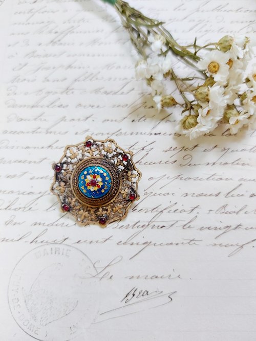 フランス　アンティーク　ブローチ 1920年代花模様のガラスのブローチ（5.5x3.5cm） イギリス
