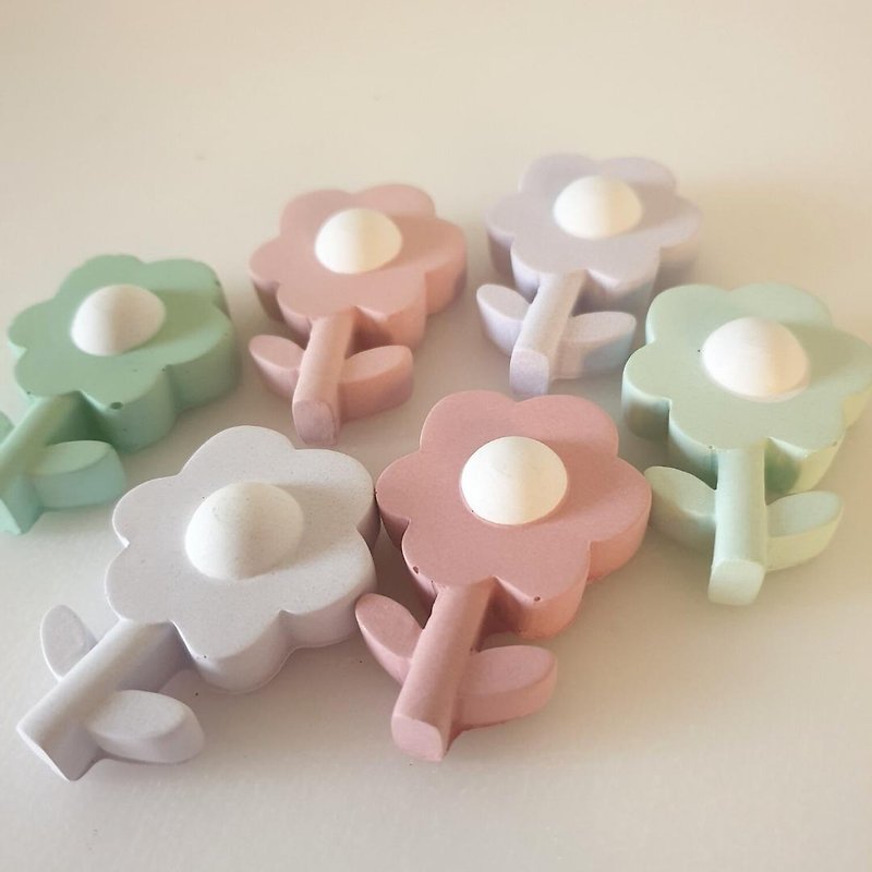 Three-dimensional small flower magnet group Cement hand-made incense Stone - Magnets - Cement Pink