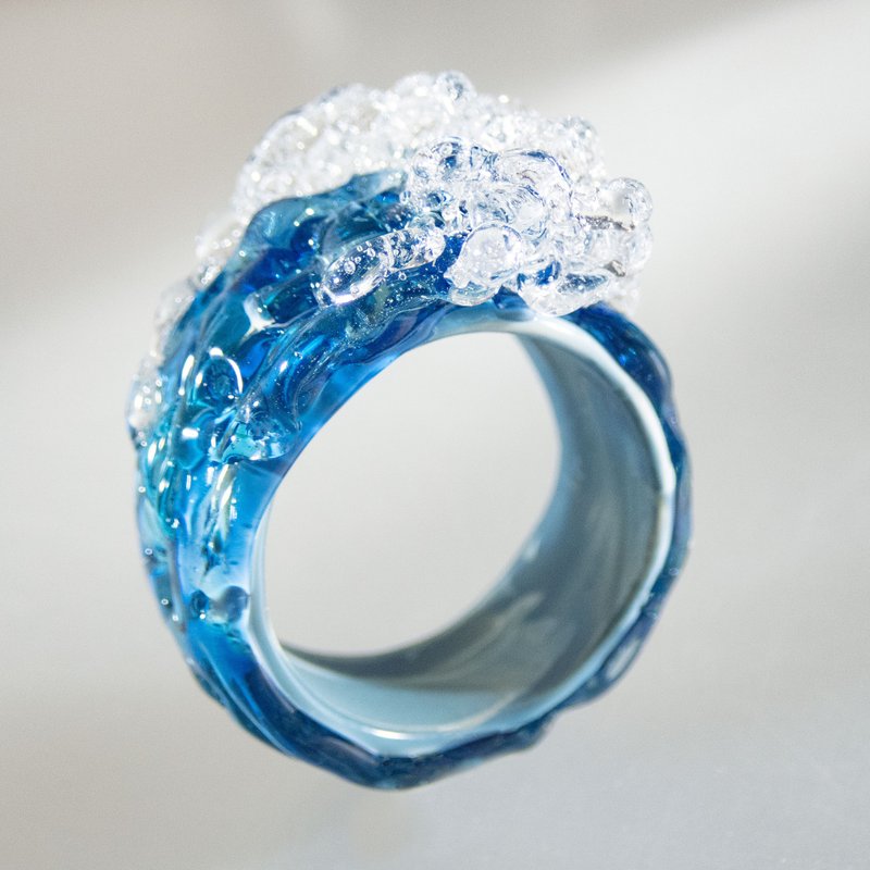 Ocean Wave Cocktail ring • Mermaid and Surfer jewelry • Glass art surfer gift - 戒指 - 玻璃 藍色