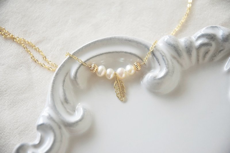 Light Feather - 14k GP Necklace Freshwater Pearl Elegant Romance Vintage Cute - Necklaces - Pearl 
