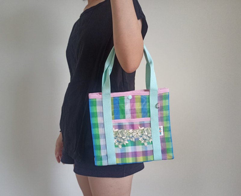 Lightweight eggplant bag-pink eggplant_light blue weave - กระเป๋าแมสเซนเจอร์ - ไนลอน สีส้ม