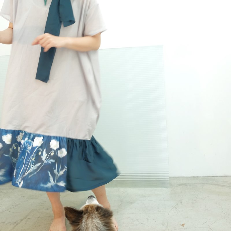 Haiyue Dress / Flower - ชุดเดรส - ผ้าฝ้าย/ผ้าลินิน สีน้ำเงิน