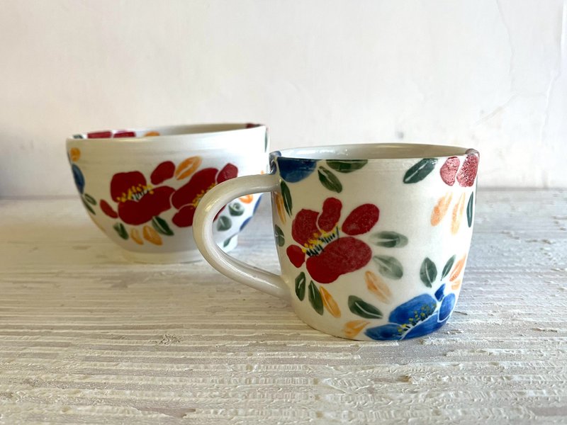 戀戀山茶花咖啡杯(售完再製款)_陶器馬克杯 - 咖啡杯/馬克杯 - 瓷 白色