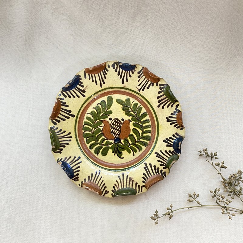 [Good Day Fetish] French rustic ceramic underglaze colorful flowers and grass wall hanging disc utensils tableware ritual Christmas - Plates & Trays - Pottery Brown