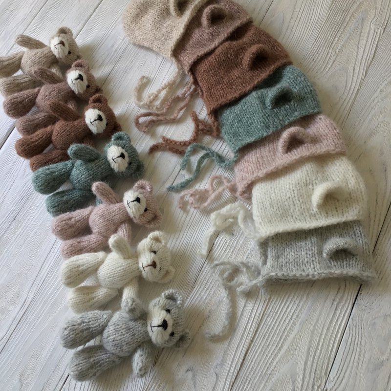 Newborn photo prop teddy set: teddy bear + bonnet - 嬰兒手鍊/飾品 - 羊毛 