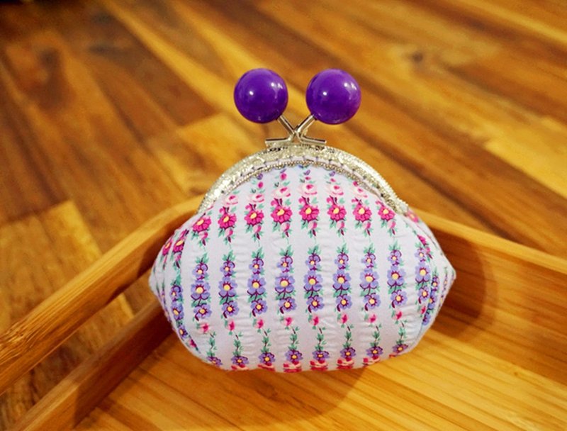 Nikko Alley Warm Handmade Japanese Three-dimensional Purple Elegant Flower Wall Kiss Lock Bag Coin Purse Storage Bag Universal - กระเป๋าใส่เหรียญ - ผ้าฝ้าย/ผ้าลินิน 