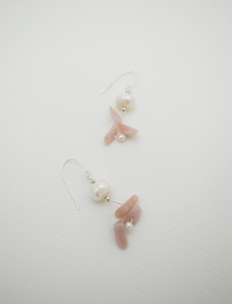 pearl‧feather‧pink opal‧silver drop earrings - ต่างหู - เงินแท้ หลากหลายสี
