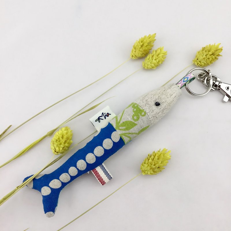 魚魚吊飾/鑰匙圈—高挑柳葉魚款—(含金屬掛鉤) - 吊飾 - 棉．麻 