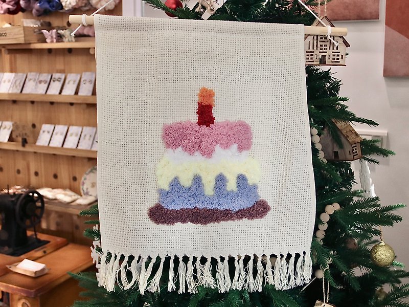 Russian Embroidery / Poke Embroidery / Wool Course / Tassel Hanging Painting / One Person in a Group / Newbie Friendly - เย็บปักถักร้อย/ใยขนแกะ/ผ้า - งานปัก 