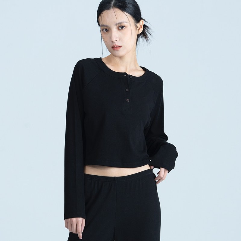 坑條系列 圓領開襟長袖上衣-黑色 - 女上衣/長袖上衣 - 其他人造纖維 黑色