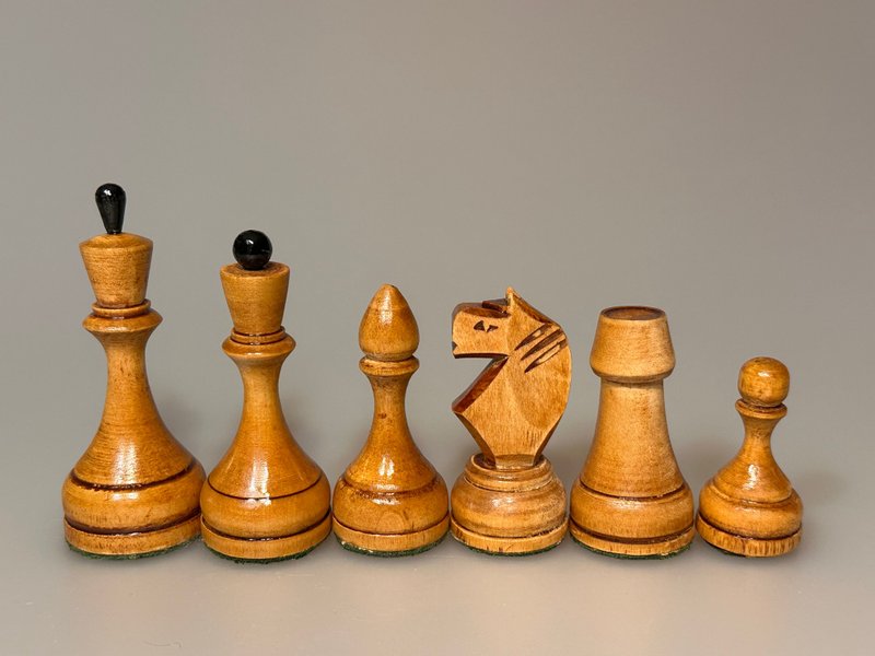 Traditional Soviet chess set, USSR 1970s - 桌遊/牌卡 - 木頭 