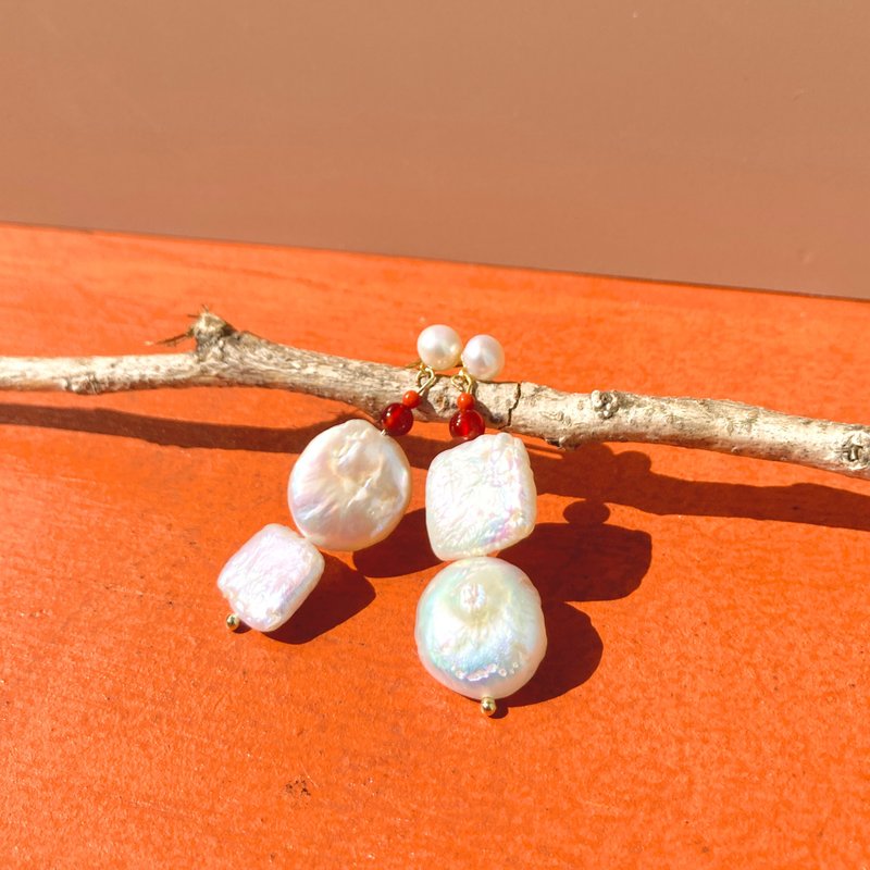 Natural Pearl/Agate Earrings - Earrings & Clip-ons - Semi-Precious Stones White