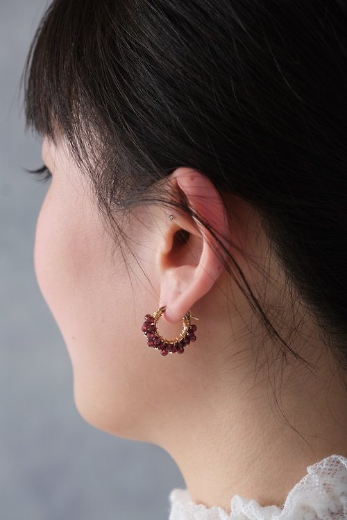 JieJie Jewelry HappyCircle1.5cm│石榴石裙擺款 天然石 耳夾 禮物 14KGF 紅色