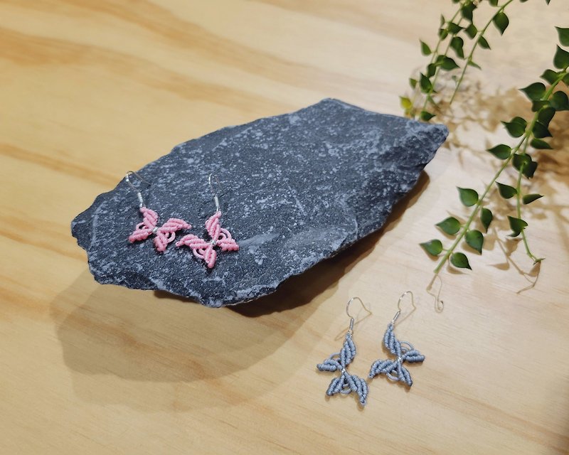 Jade thread × oblique knot × butterfly earrings LW Linwei hand-made - Earrings & Clip-ons - Silver Pink
