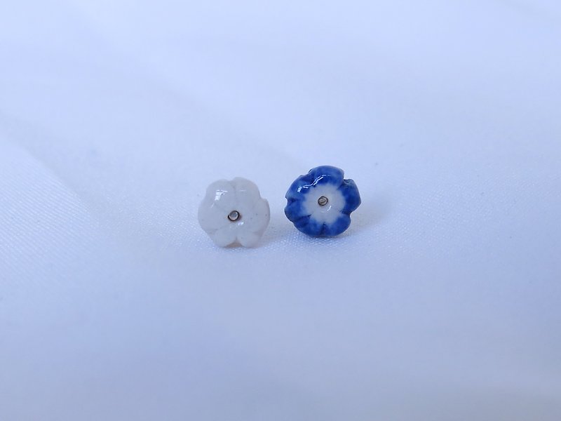 Petit courage series four blue and white porcelain sterling silver earrings/blue and white porcelain jewelry - ต่างหู - เครื่องลายคราม สีน้ำเงิน