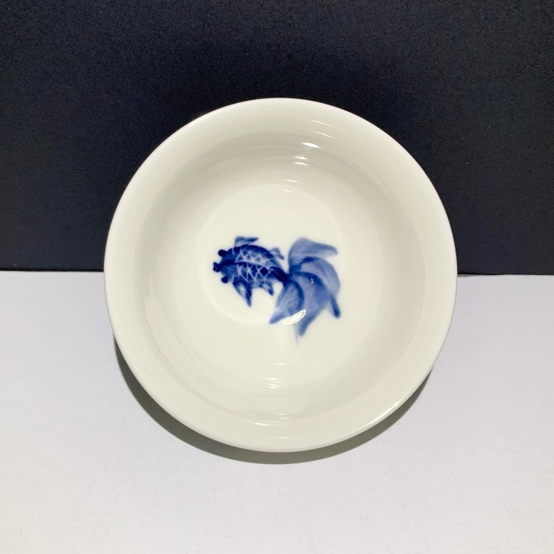 手繪金魚 國畫山水迷你杯 / 邱毓寧 / 鶯歌燒 / A36 - 茶壺/茶杯/茶具 - 瓷 白色
