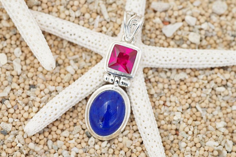 Pendant top of lapis lazuli and ruby - Necklaces - Gemstone Blue