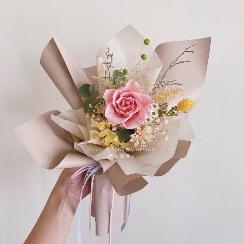YUNYUN【客製化色系】不凋花&乾燥花花束/ S尺寸 - 乾燥花/永生花 - 植物．花 粉紅色