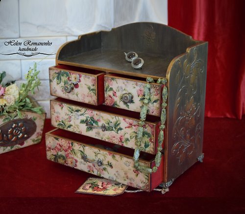 HelenRomanenko Mini chest of drawers in vintage style for jewelry and cosmetics