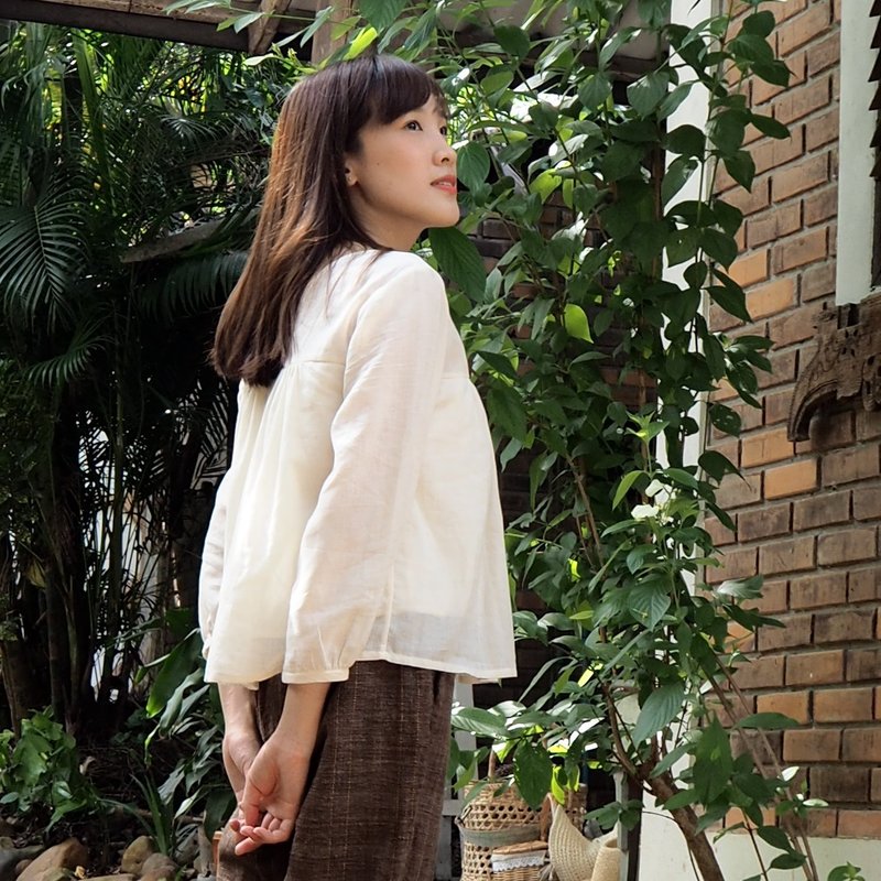 Cloud in the Air Cotton Blouse. - 女上衣/長袖上衣 - 棉．麻 白色