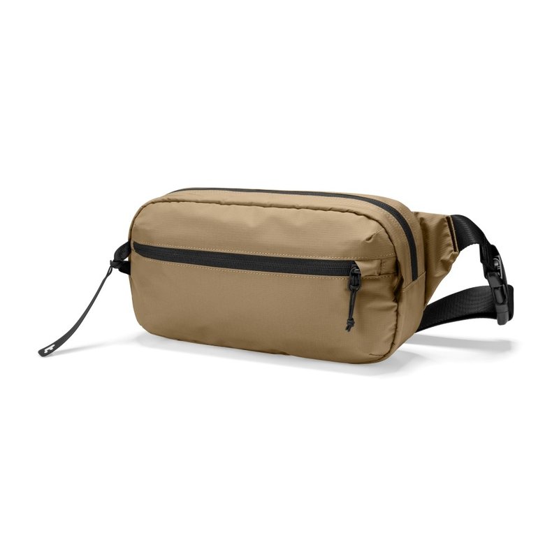 Tomtoc City Adventure Crossbody Bag Khaki Brown-L - กระเป๋าแมสเซนเจอร์ - เส้นใยสังเคราะห์ สีนำ้ตาล