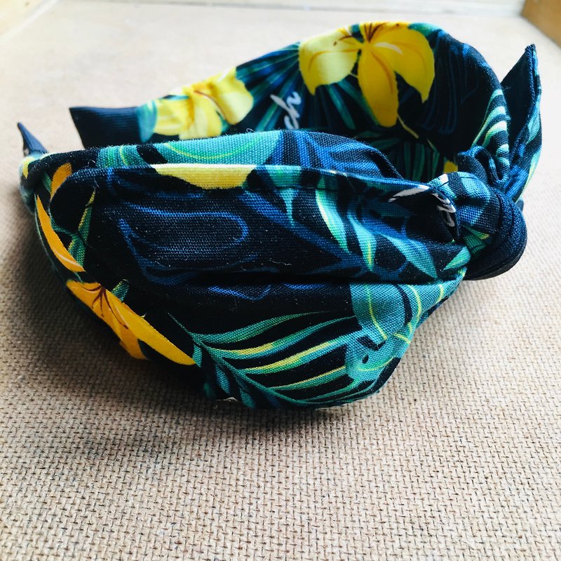 MOYA wide version handmade headband summer yellow flower - เครื่องประดับผม - ผ้าฝ้าย/ผ้าลินิน สีน้ำเงิน
