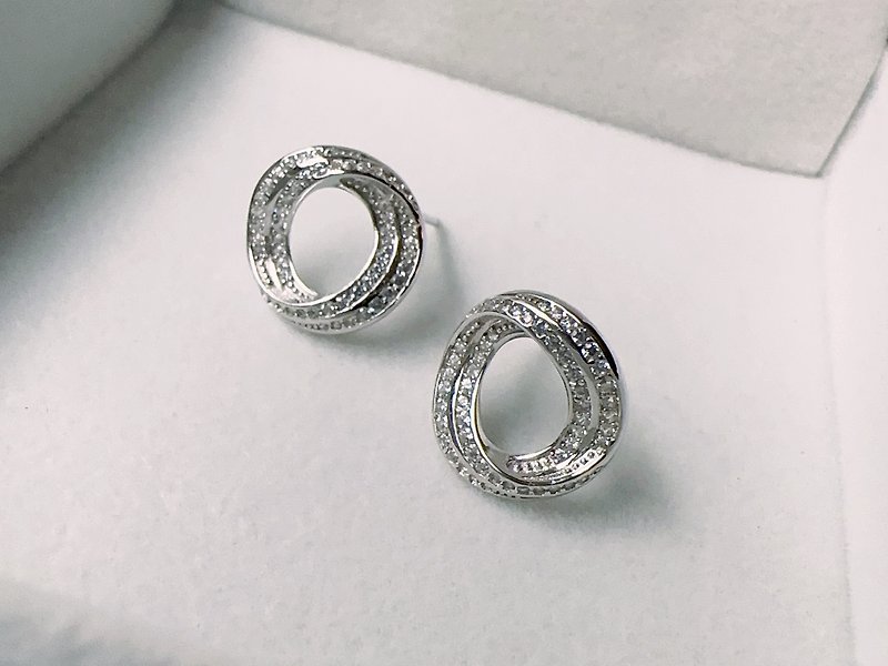 Fashion circle sterling silver earrings beautiful curve three-dimensional shape Tanabata Valentine's Day - ต่างหู - เงินแท้ 