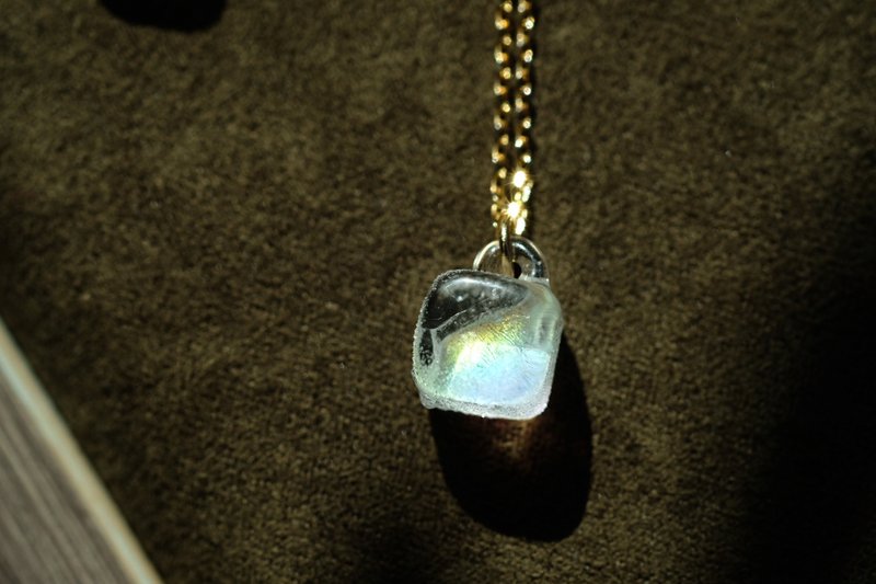 【Autumn and Winter New Fashion】Iridescent Frost (necklace) Rainbow Frost Necklace - Necklaces - Glass Gold