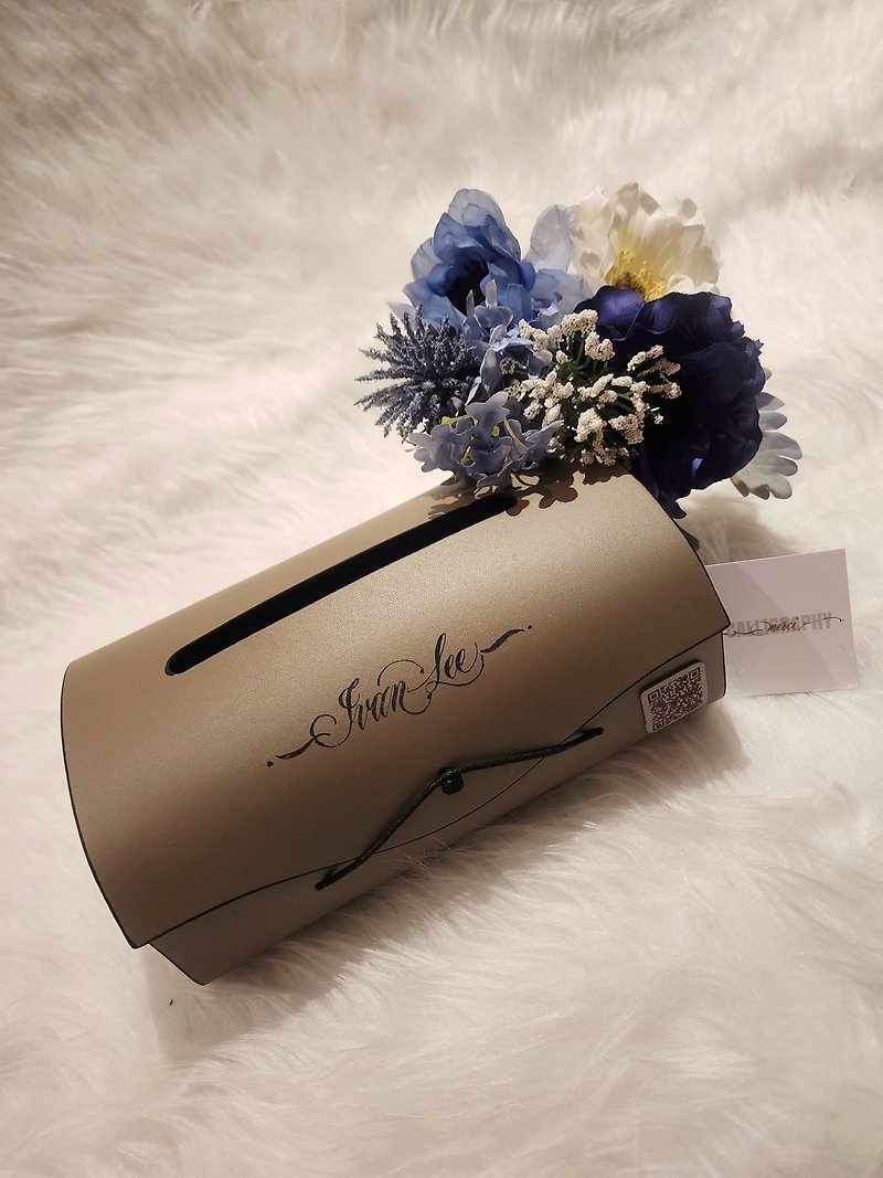 [Customized text] Leather tissue paper Tissue Box with Western calligraphy handmade by Merci - Other Furniture - Other Materials Multicolor