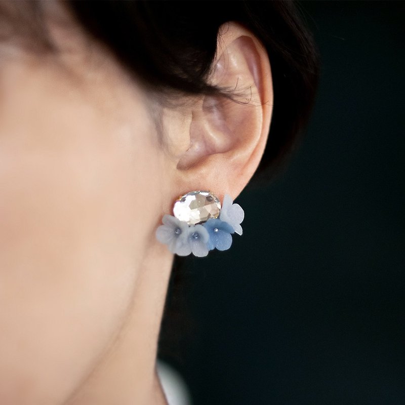 Hydrangea and bijou earrings / Clip-On / blue - Earrings & Clip-ons - Clay Blue