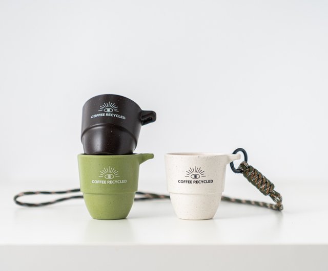 オリジナルデザインのコーヒーかすカップ（ストラップ付き）90ml