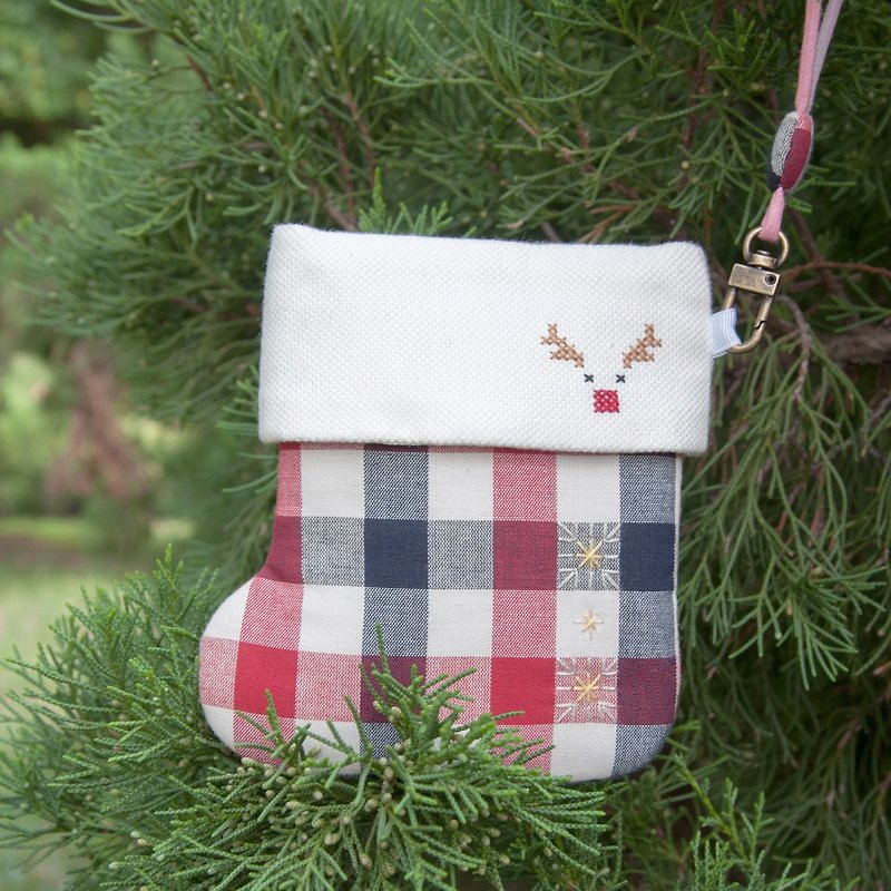 手縫系列-暖暖聖誕麋鹿刺繡口金小物包 - 化妝袋/收納袋 - 棉．麻 紅色